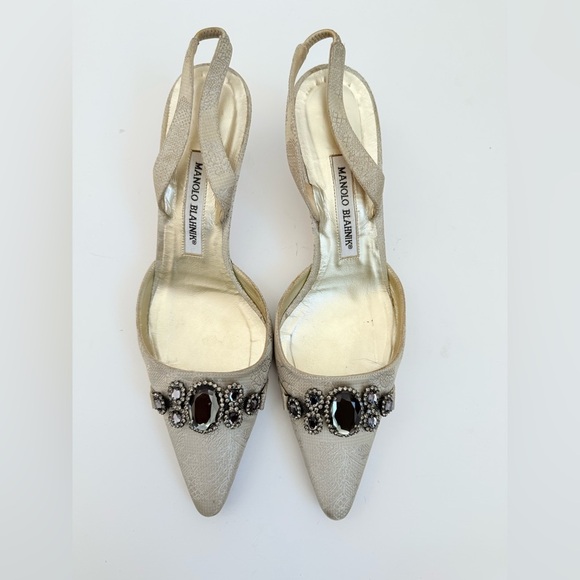 Manolo Blahnik Pale Gold textured floral Rhinestone Carolyn slingback pumps EU39 - Picture 2 of 8
